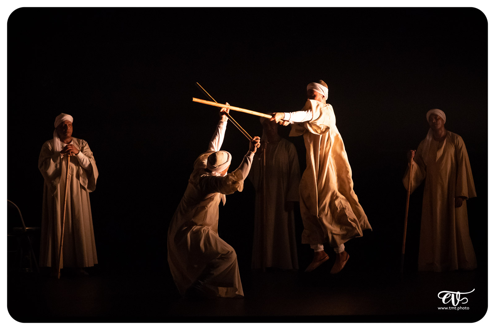 DANS LE CERCLE DES HOMMES DU NIL - CENTRE MEDHAT FAWZY DE MALLAW